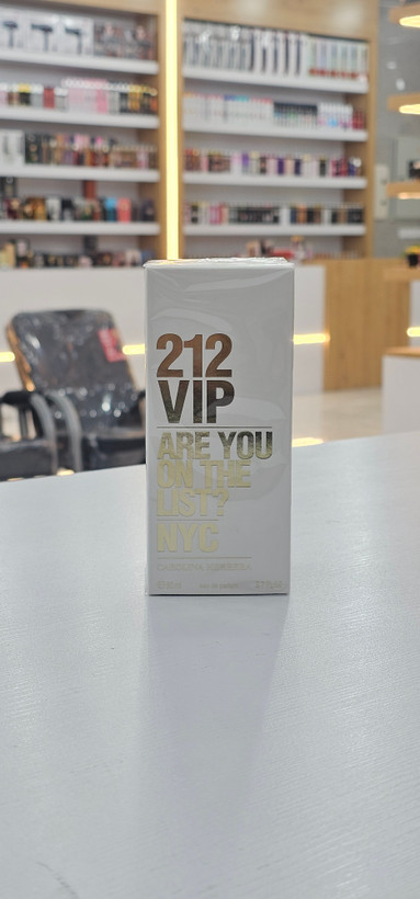 ادکلن ۲۱۲ vip کارولیناهررا